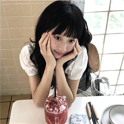有秘密的她